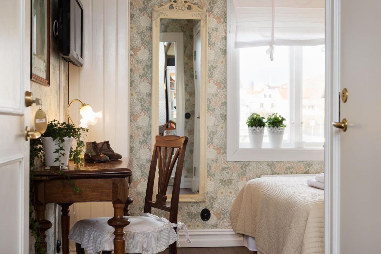 Strandvillan Hotell Och Bed & Breakfast Лисечіль Екстер'єр фото