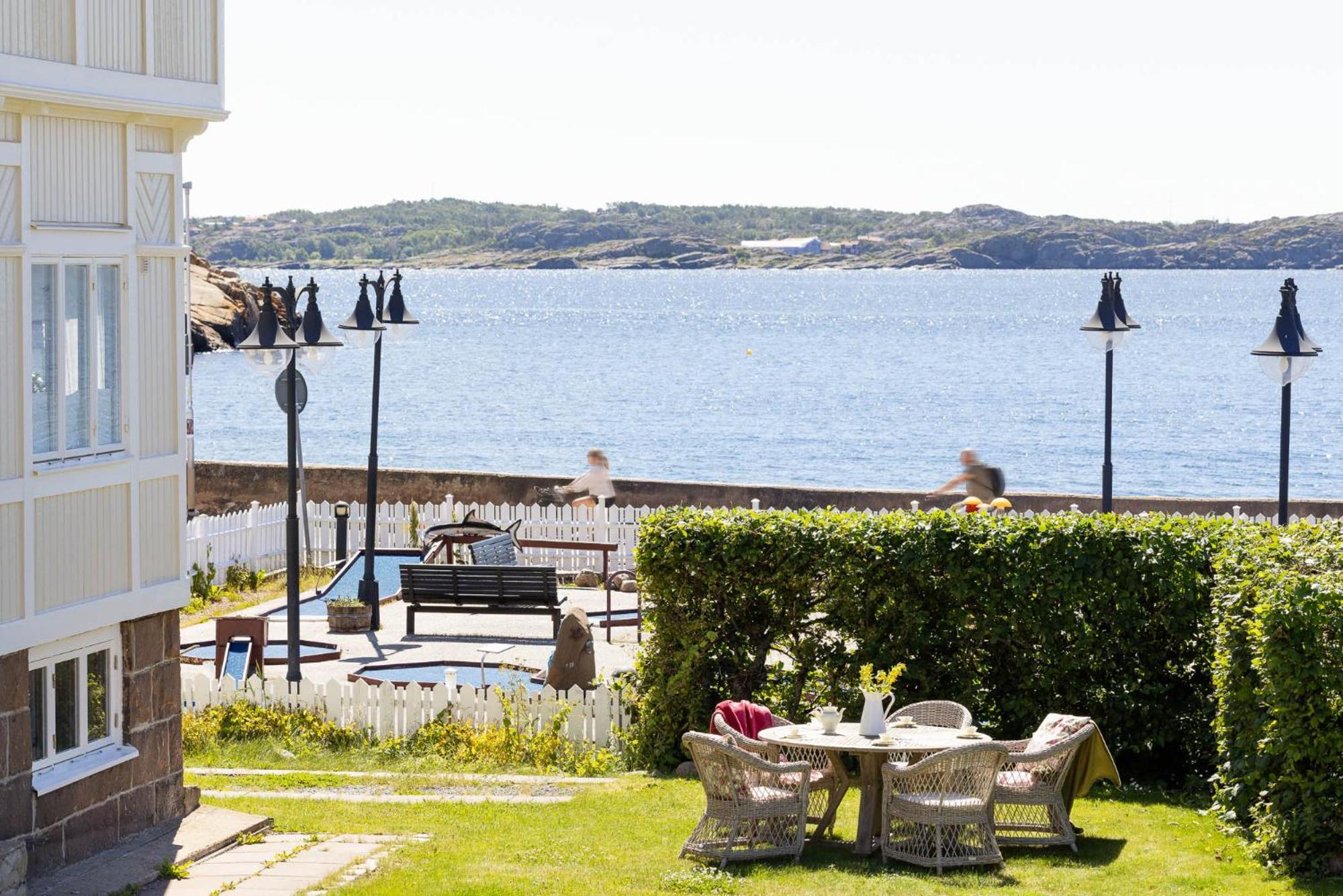 Strandvillan Hotell Och Bed & Breakfast Лисечіль Екстер'єр фото