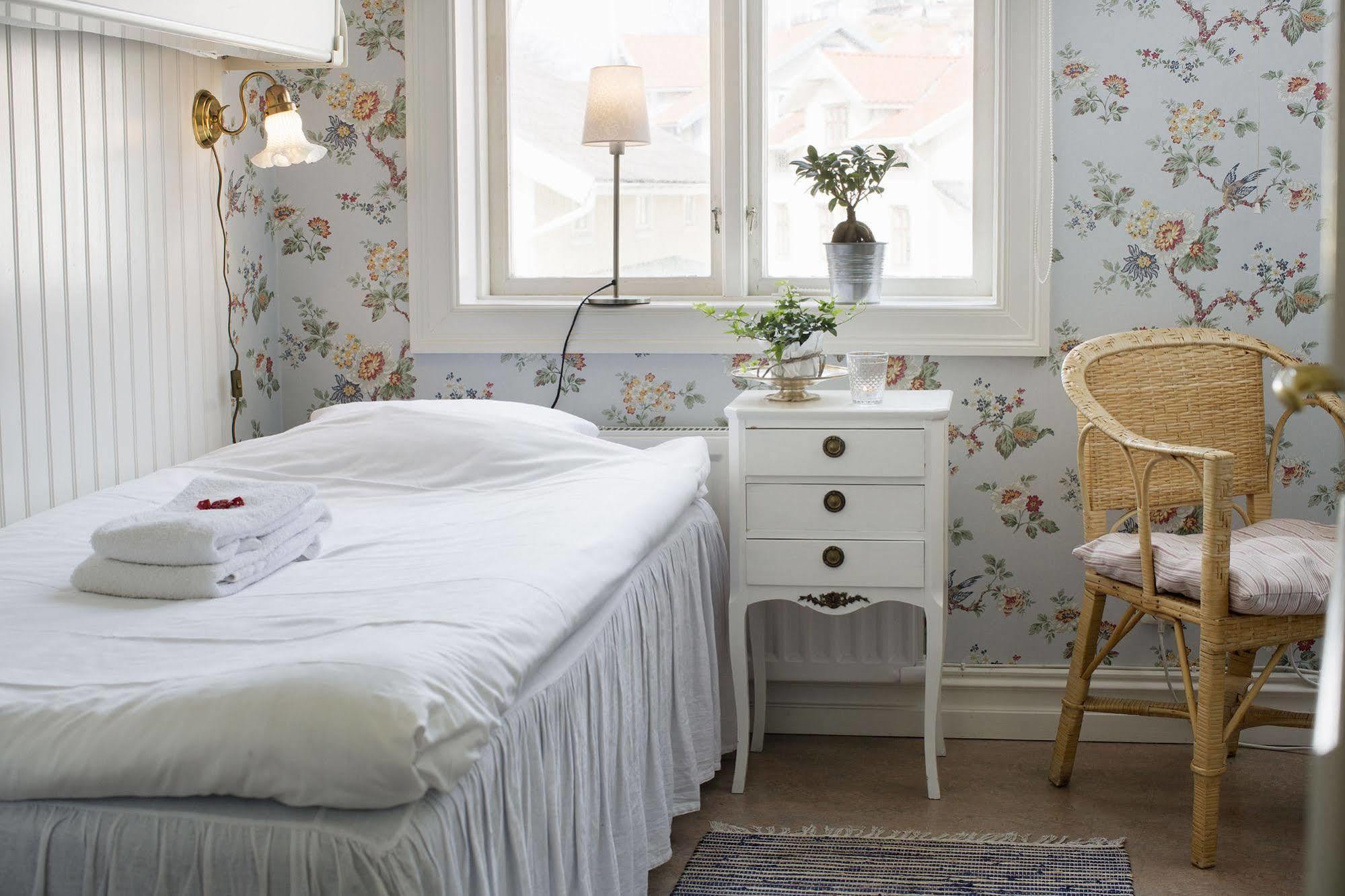 Strandvillan Hotell Och Bed & Breakfast Лисечіль Екстер'єр фото