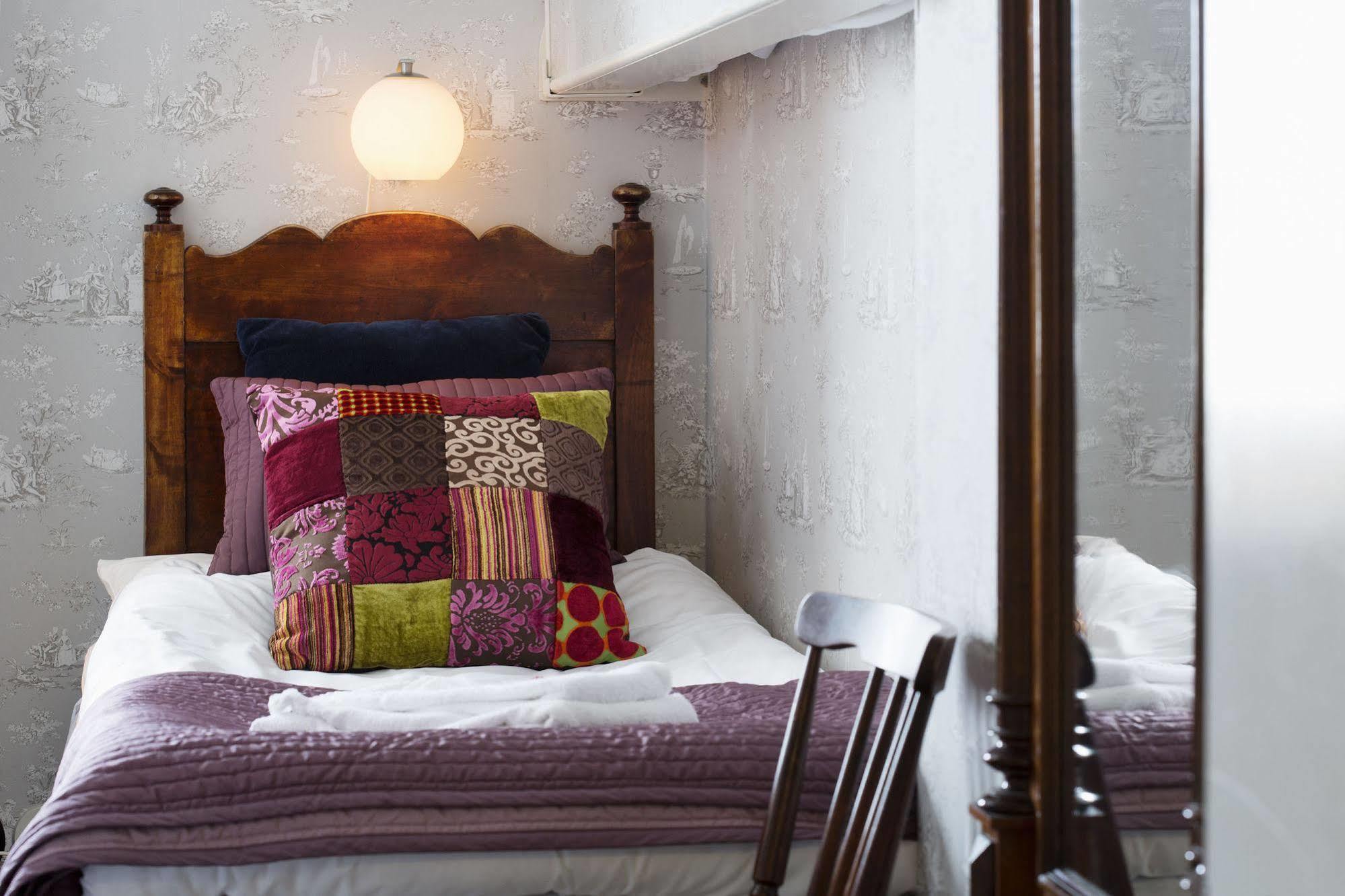 Strandvillan Hotell Och Bed & Breakfast Лисечіль Екстер'єр фото